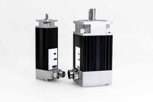 leistungsstarke Servomotoren, powerful servo motors